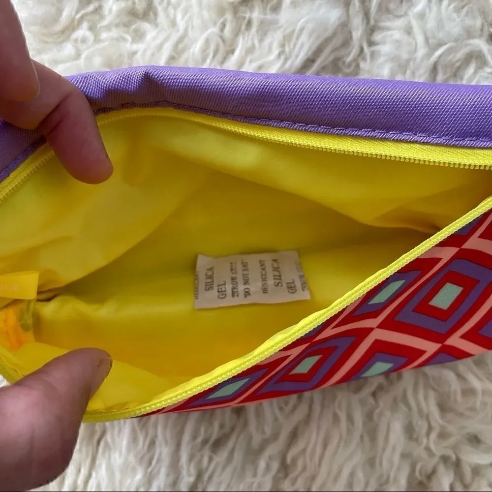 Clinique  Retro Cosmetics  Bag NWOT